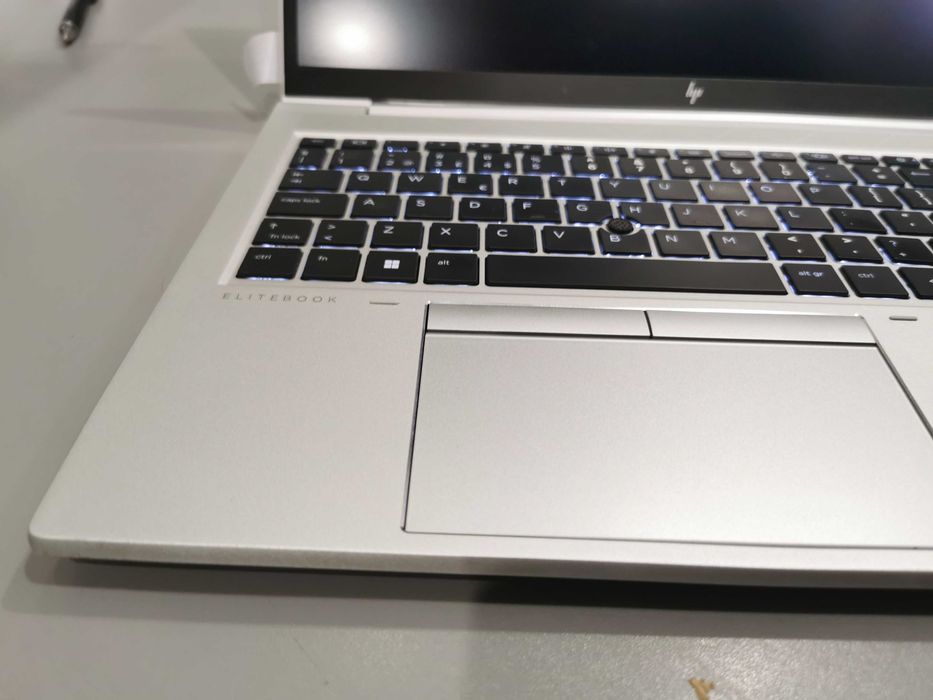 Laptop HP EliteBook 850 G8 i5-1135G7 16GB 256GB Windows 11 Pro office