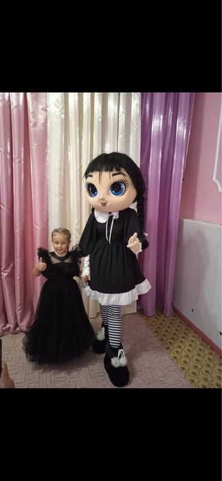 Продаємо чорну сукню