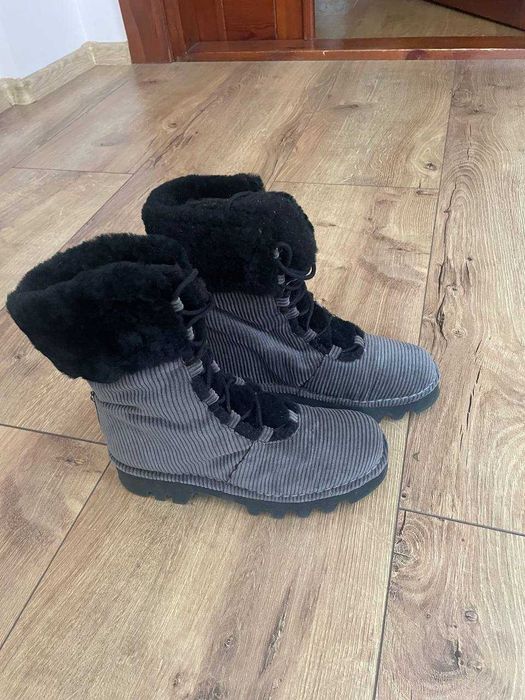 Зимове жіноче взуття черевики на шнурках