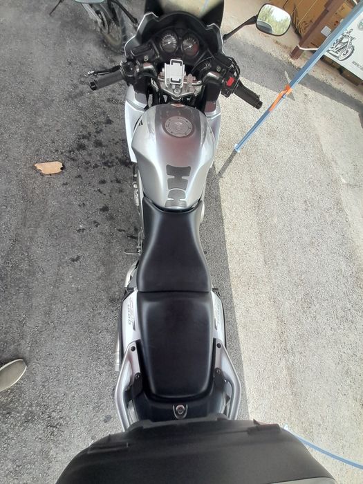 Honda CB 1000 F - Parece Nova