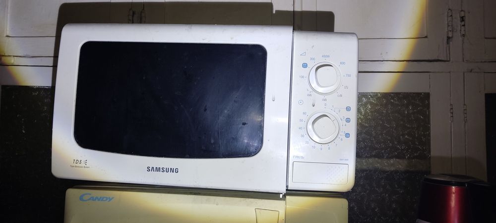 Мікроволнова піч Samsung з грілю