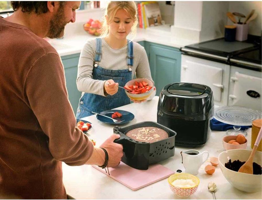 аерогриль Russell Hobbs SatisFry, Аерофритюрниця об'ємом 4 л, Фритюрниця з гарячим повітрям, Регульована температура до 200°C, Таймер 60