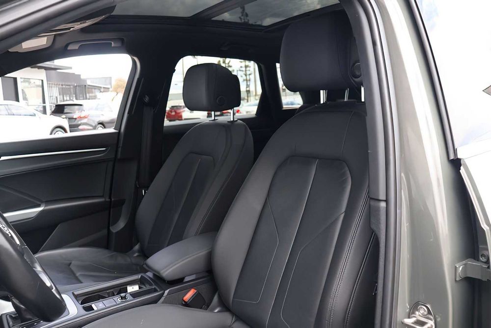 Audi Q3      2020