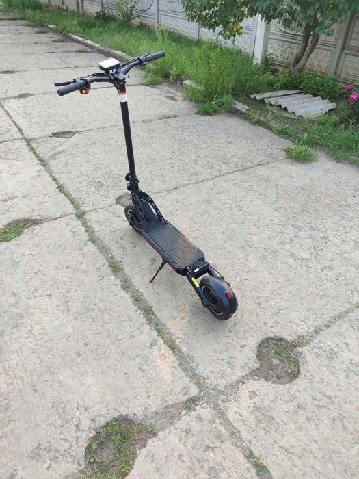 Продам електросамокат Kugoo G2 Pro.
