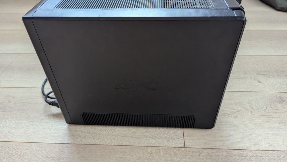 ДБЖ APC Back-UPS PRO 1200 чистий сінус з батареєю для  ноута, телефону