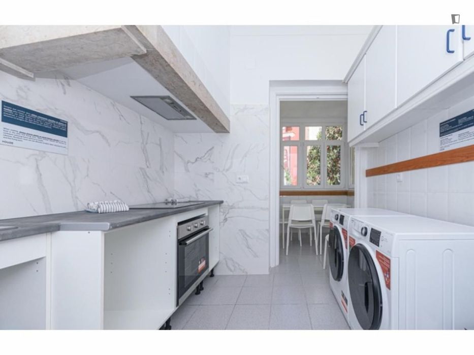Quarto - localizado em Lapa Lisbon
