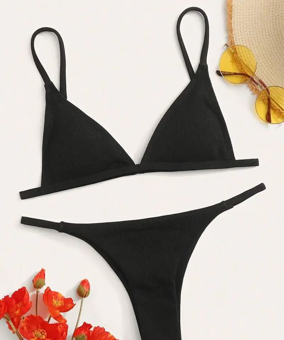 Купальник в рубчик чорний новий