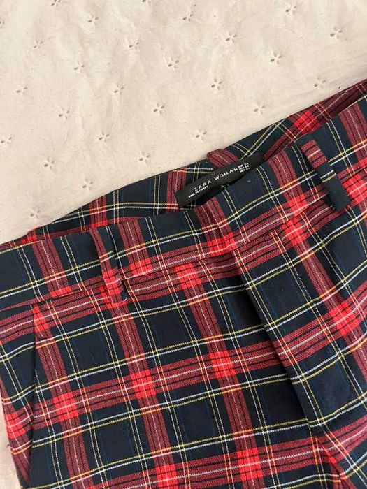 Spodnie w kratkę Zara