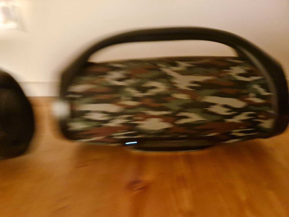 Duas Colunas JBL Boombox Verde Camuflado
