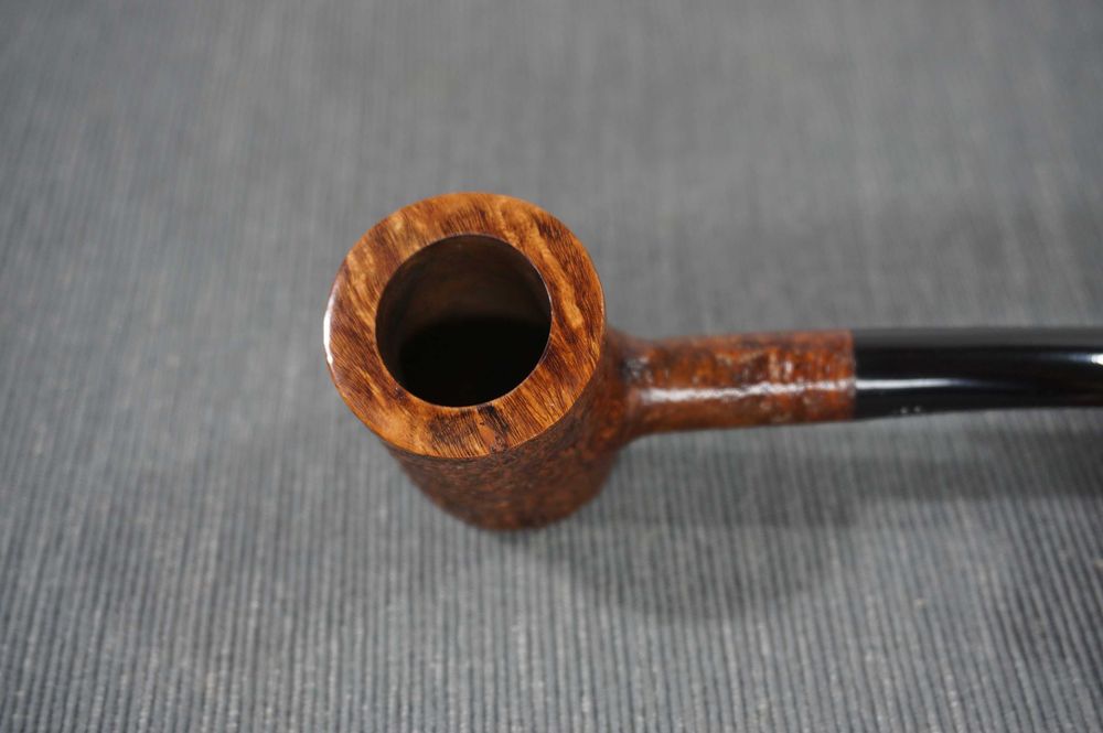 Bonito cachimbo em urze da marca Altadis, nunca usado (França)