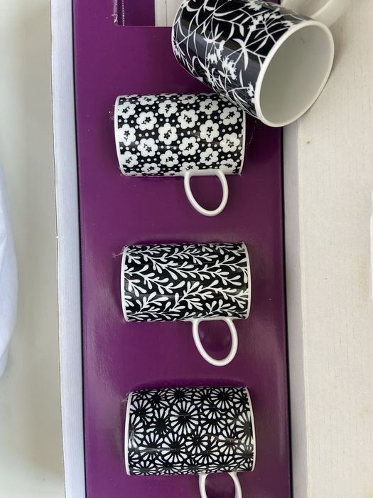 Set 4 Coffee Cups & Sauc430852069970432004
