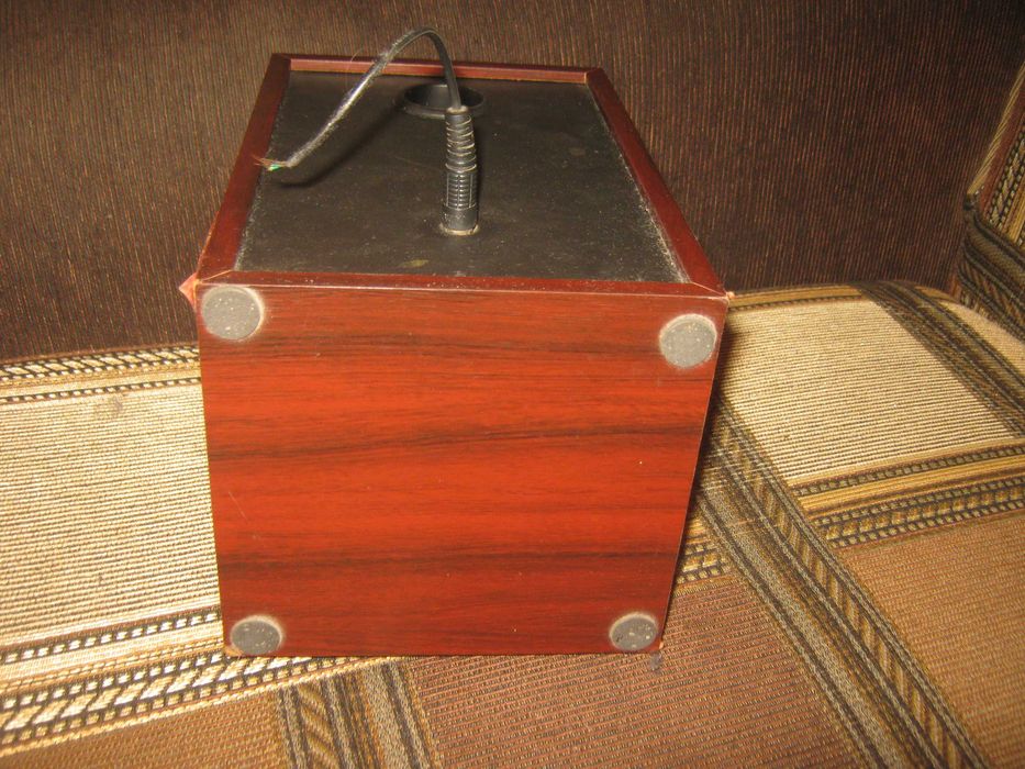 Музыкальная колонка K&W.Рабочая