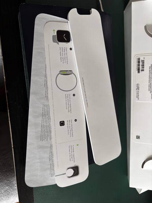 Apple Watch SE (1st gen)40 ммSilver  - ідеальний стан,повний комплект