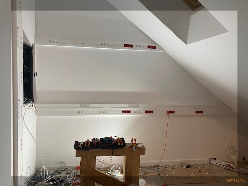 INSTALIA_Instalacje elektryczne_montaż