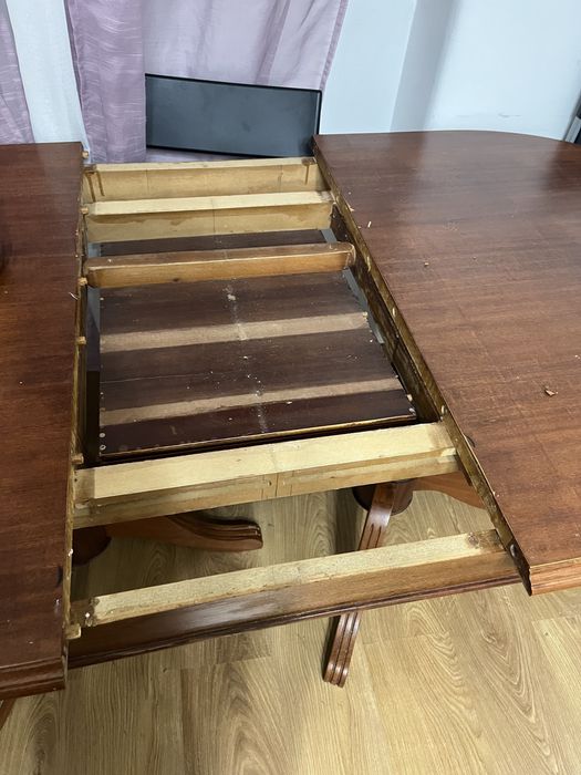 Extendable Wooden Table64285706722433122