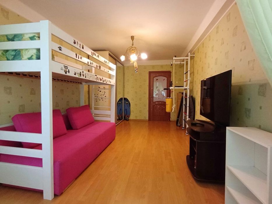 Продам 2х кімнатну квартиру 60 кв.м на Березняках