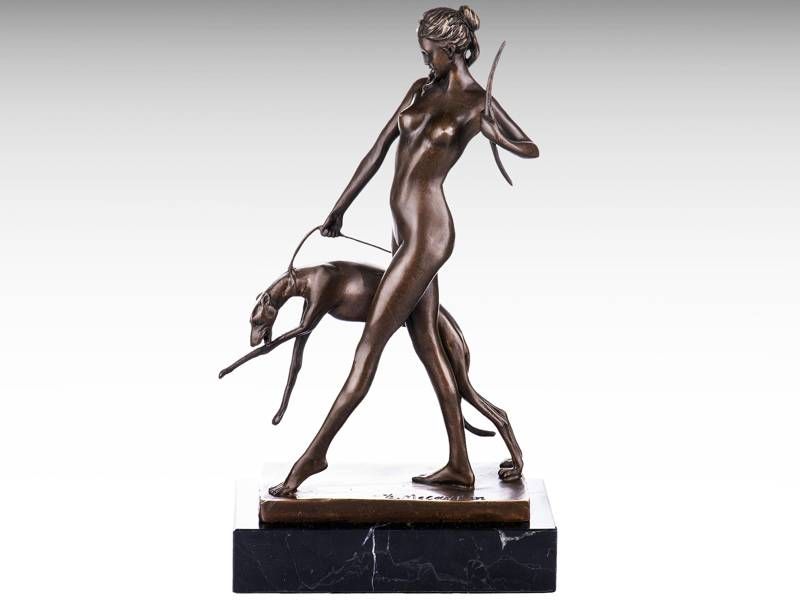 Escultura de bronze - Diana; deusa da caça