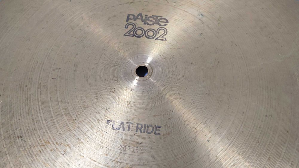 Paiste 2002 Flat Ride 18" Black Label -  1627g