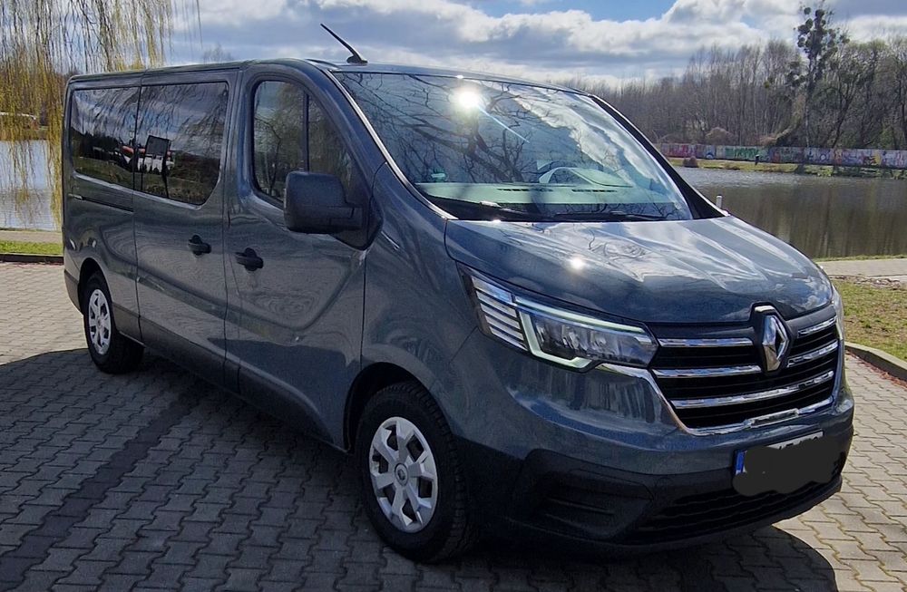 Wynajem busa 9 osobowy bus Obsługa wesel Transfery Lotniskowe