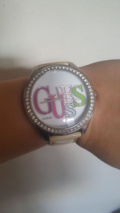 Relógio de marca Guess