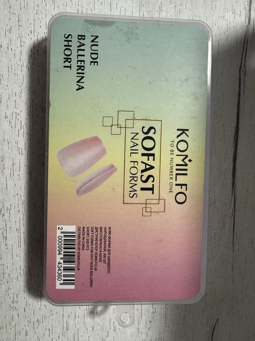 Матеріали для майстра манікюру (гель-лаки + топ + типси + верхні форм)