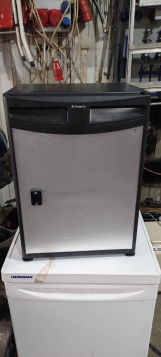 lodówka turystyczna dometic EA 330L 220v