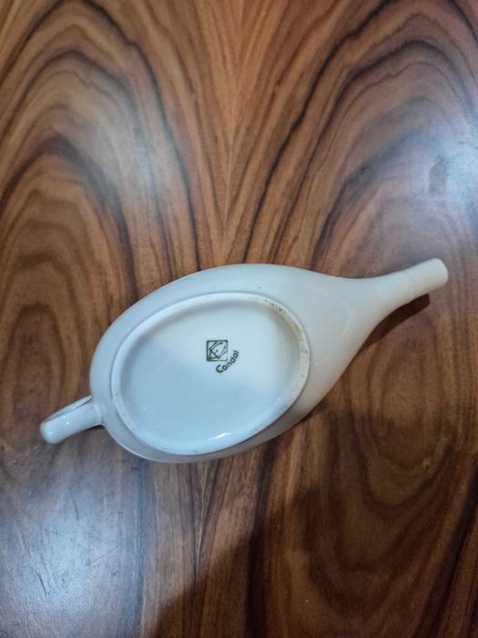 Antiga Tisananeira em Porcelana Condal