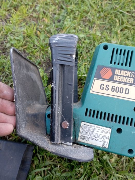 Nożyce do żywopłotu elektryczne Black&Decker GS600D  1988 rok