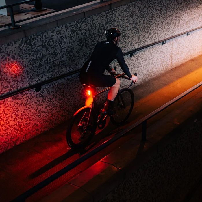 Lampka rowerowa Mocna MagicShine Seemee 300 smart tail light