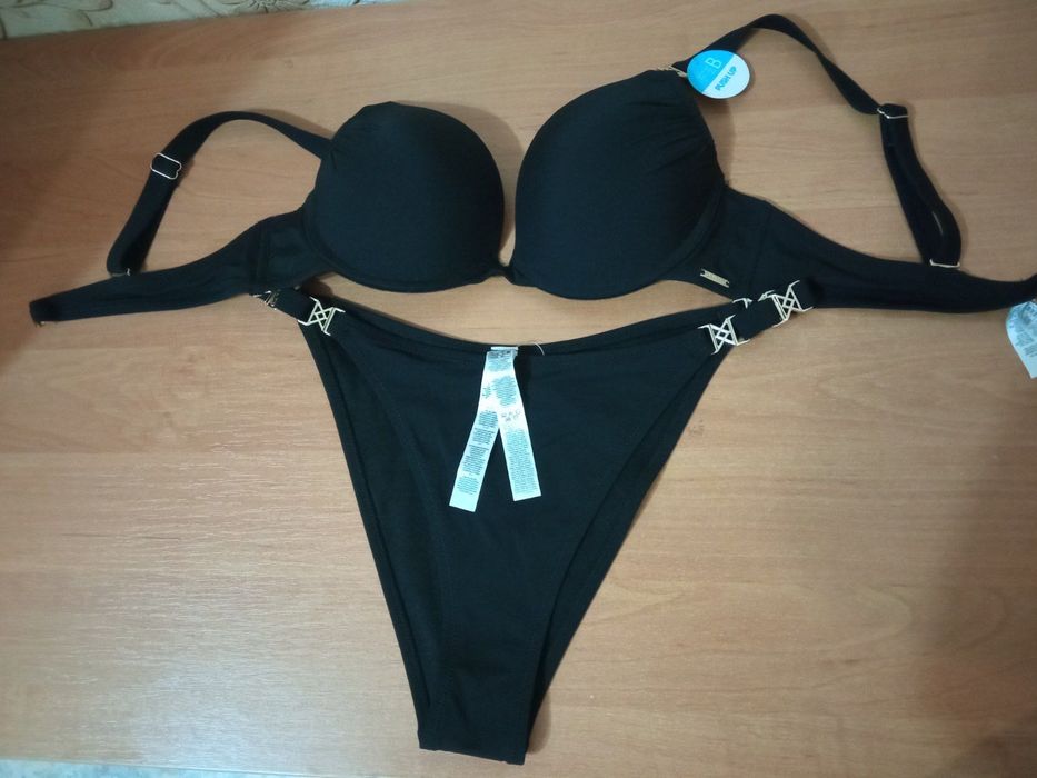 Купальник чёрный Censored