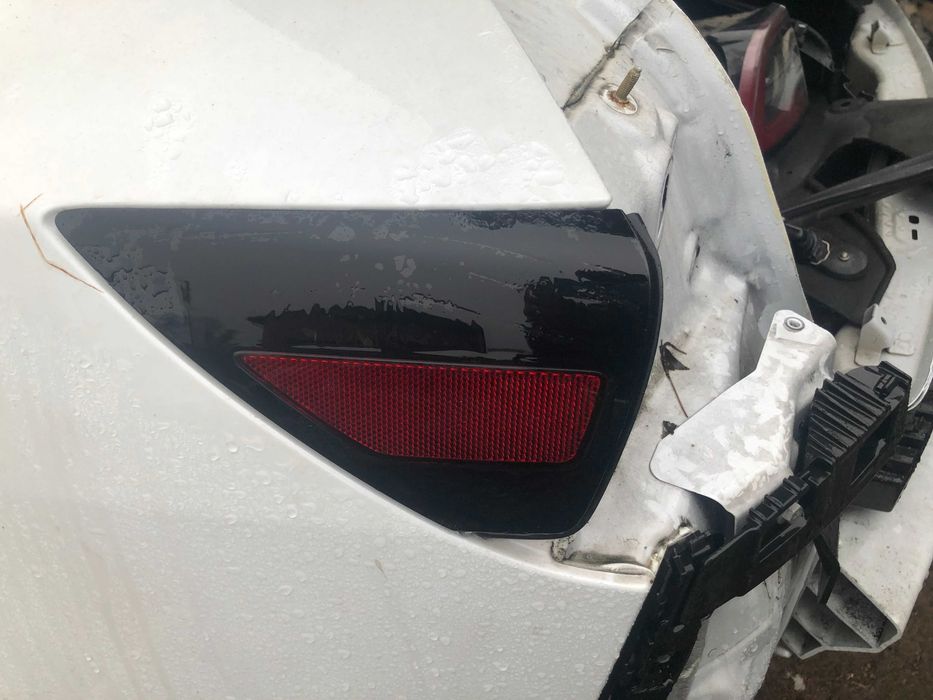 Порт зарядки лючок  tesla model 3