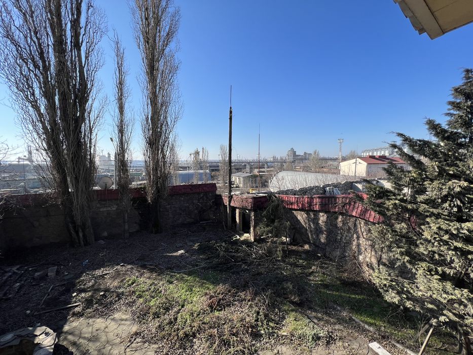 Продаю имущественный комплекс 41 соток, возле Морского порта Николаева