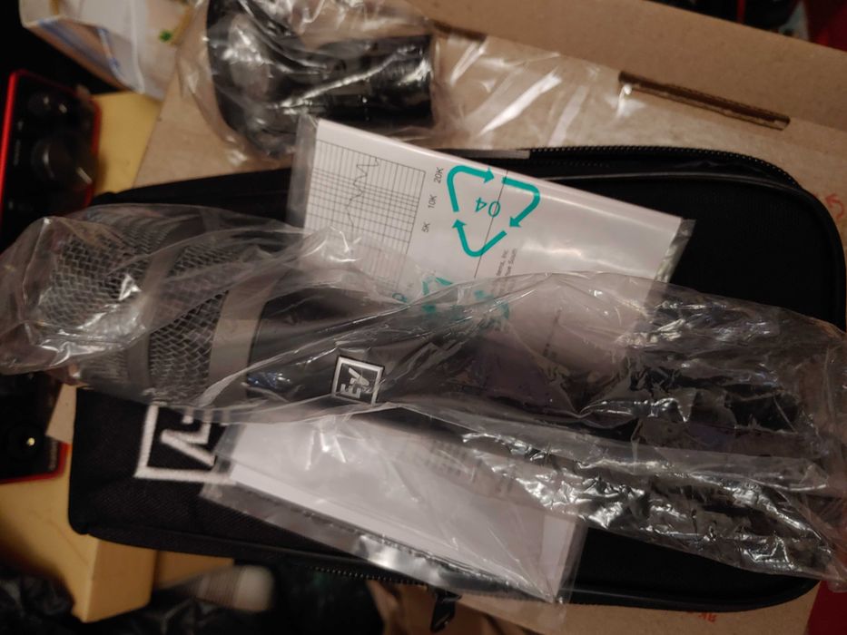 Срочно! Микрофон Electro-Voice RE520