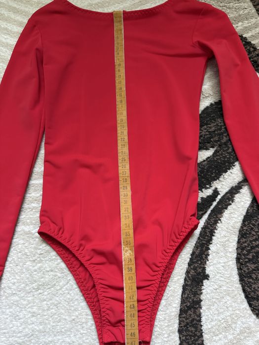 Бальне плаття, красивий яскраво червоний колір