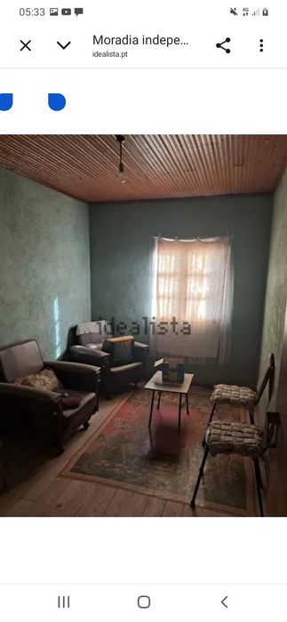 Vende-se Casa com terreno na freguesia de Castro Vicente - Mogadouro.