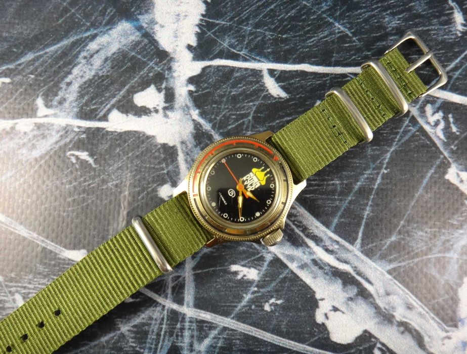 Часы ВОСТОК   механические 17 камней обслужены точны ход