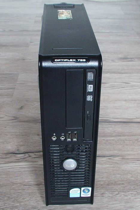 Dell Optiplex 755. Intel Core Duo E8400 - 3 GHz. 4 GB ram.