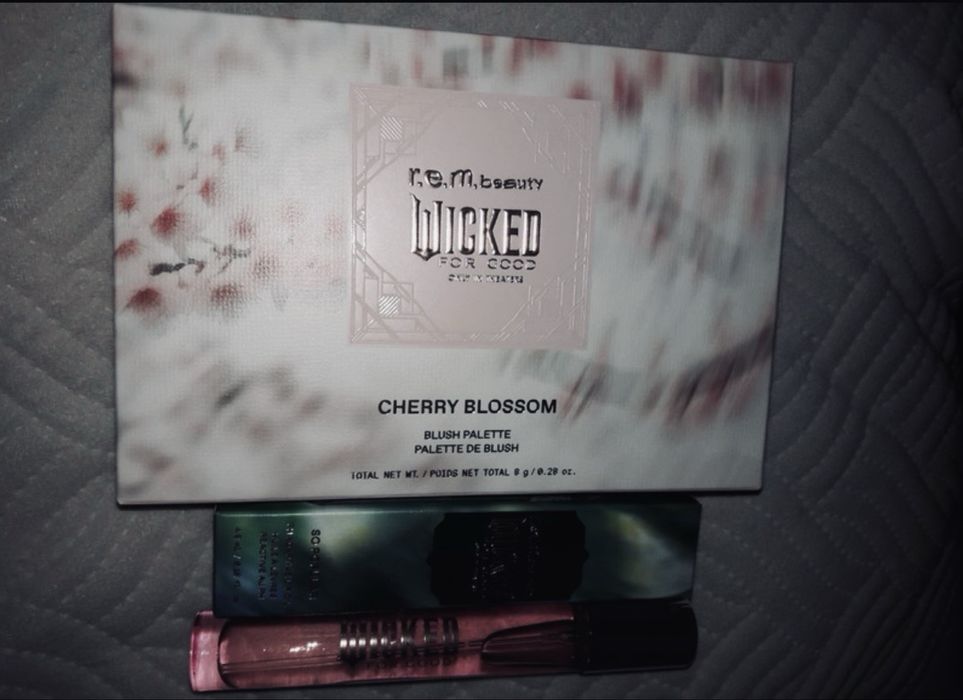 Rem Ariana set Glinda Wicked movie