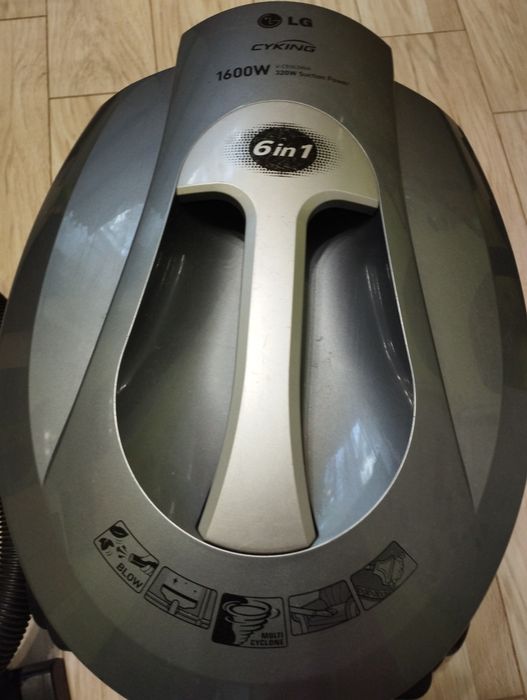 Миючий пилосос LG 1600W Cyking Bio-Tank