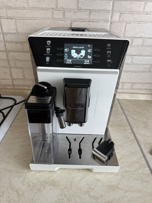 Кавомашина Delonghi PrimaDonna Class ECAM 550.65.W
