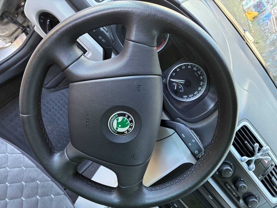 Продам Skoda Roomster 2009 ,1.2 механіка в комплектації Free