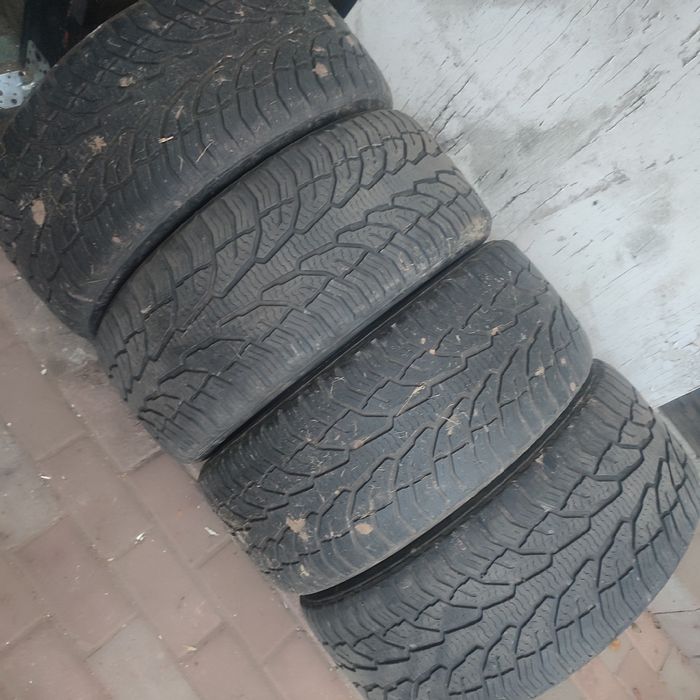 Uniroyal całoroczne 235/45/17