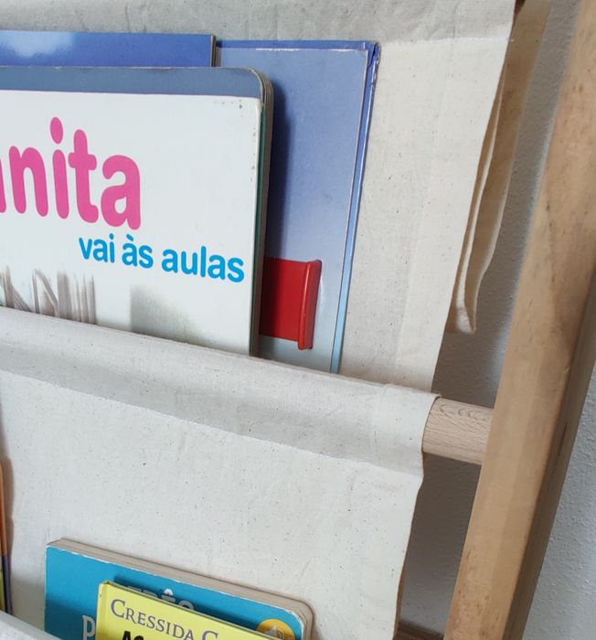 Biblioteca de madeira