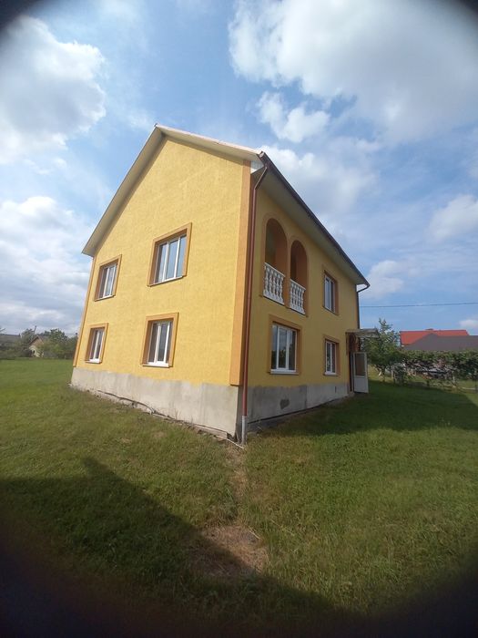 2-поверхова хата в с. УЛИЧНЕ