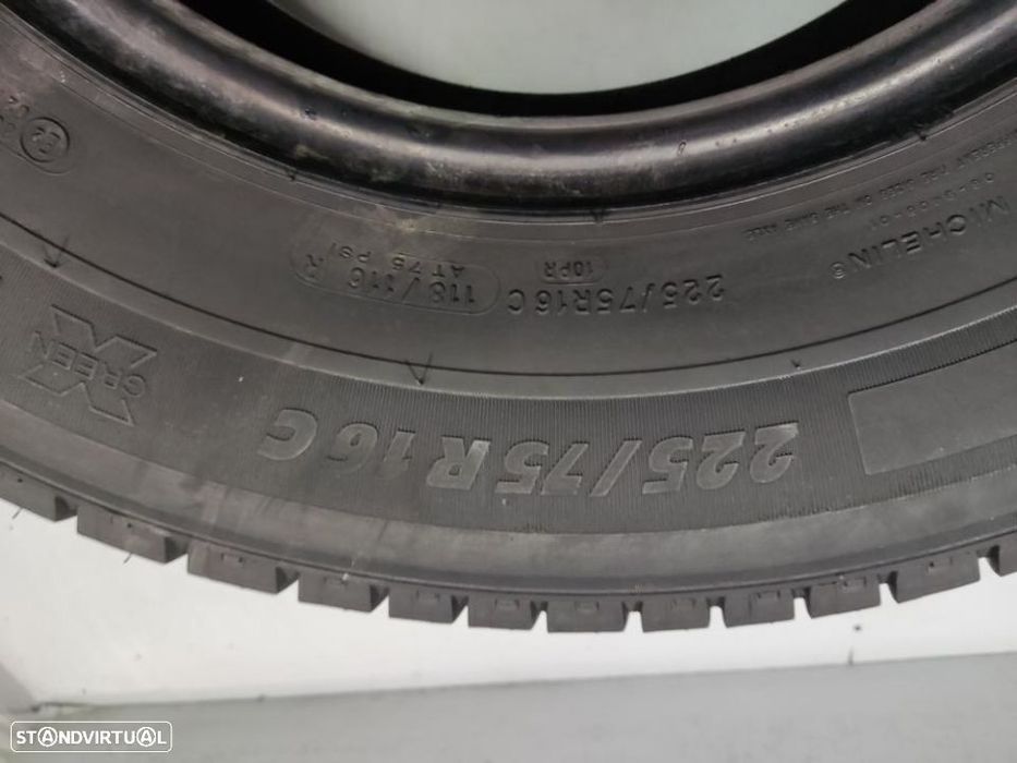 2 pneus semi novos 225-75r16c michelin - oferta dos portes 120 EUROS
