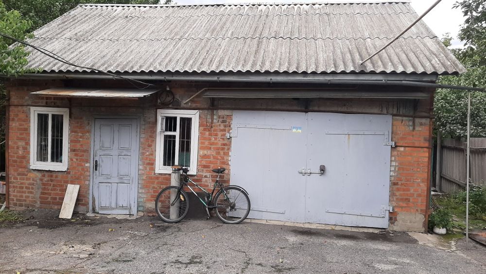 Продаж капітального будинку у центрі м. Мерефа