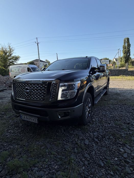 Nissan Titan platinum 2018