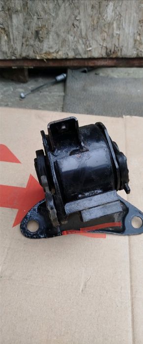 Подушка двигуна mazda gh 2.0