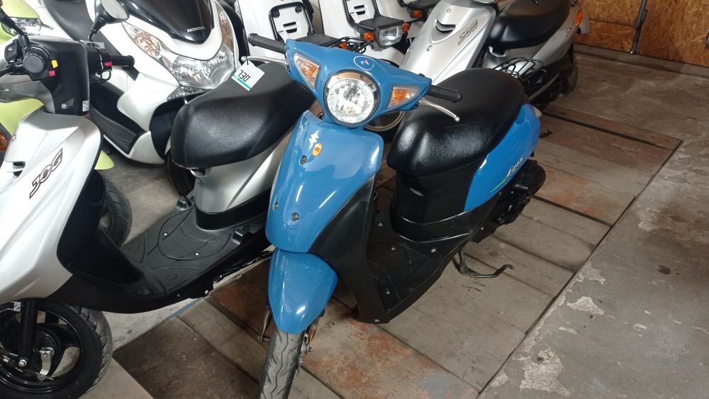 Скутер suzuki lets 6