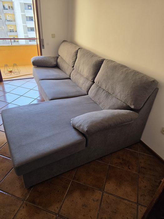Sofá Chaise Longue Cinza – Muito Bom Estado